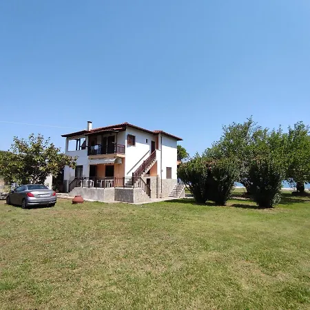 Bright, Beachfront With Free Parking And Garden * Vourvourou