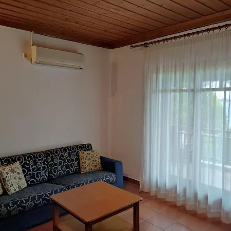 펜션 Bright, Beachfront With Free Parking And Garden