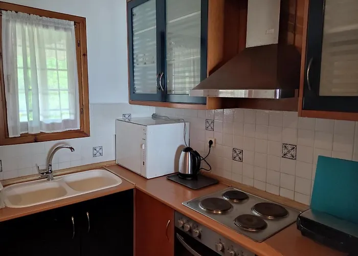 Holiday home Bright, Beachfront With Free Parking And Garden Vourvourou