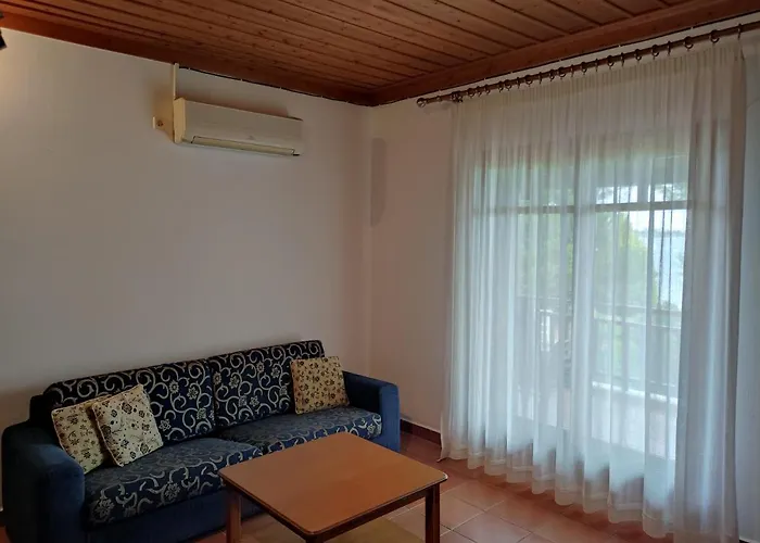 펜션 Bright, Beachfront With Free Parking And Garden